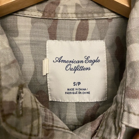 Army button down . - Picture 4 of 4